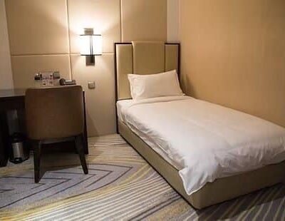 Changi Transit Hotel Budget Room T2- 6 Hours