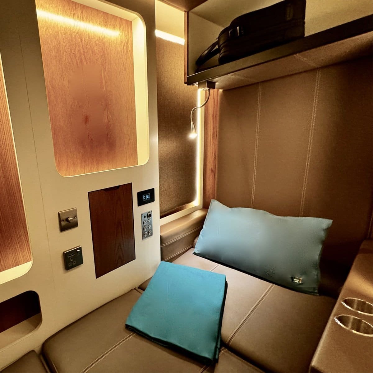 Sleep Pods at Dubai Airport Terminal 3 C Gates – 2 Hours - Image 4