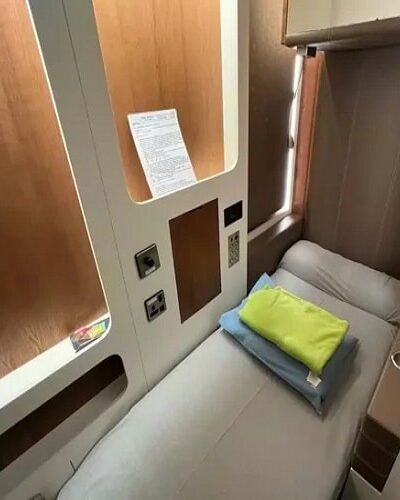 Sleep Pod at Doha Airport South Node -2 Hours
